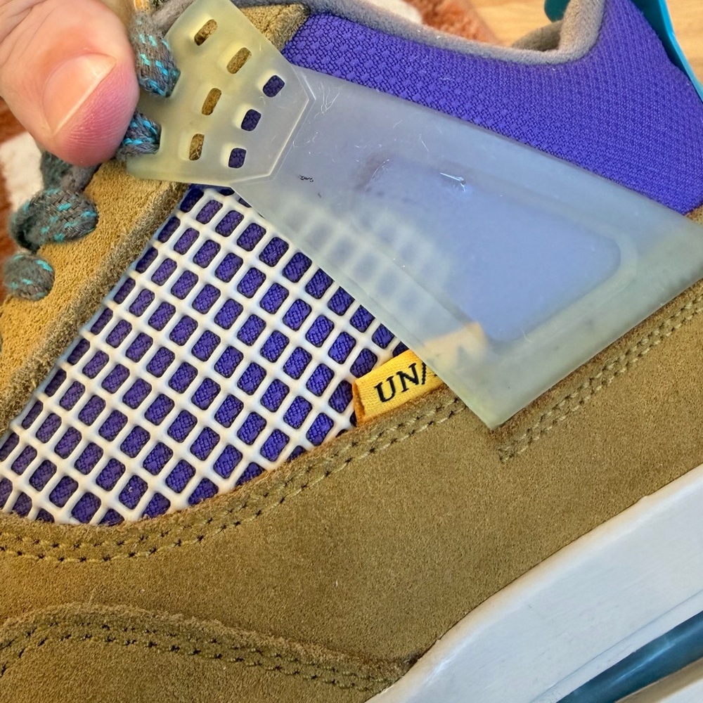 Jordan 4 Retro SP
30th Anniversary Union Desert Moss
Box and wrapping paper. - Picture 13 of 16